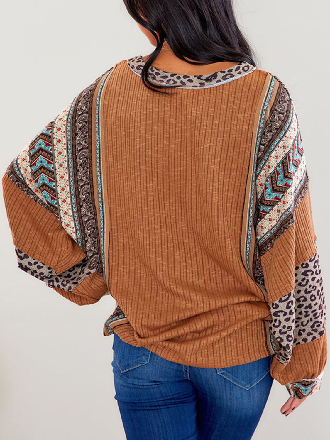 Leopard Round Neck Long Sleeve Sweatshirt